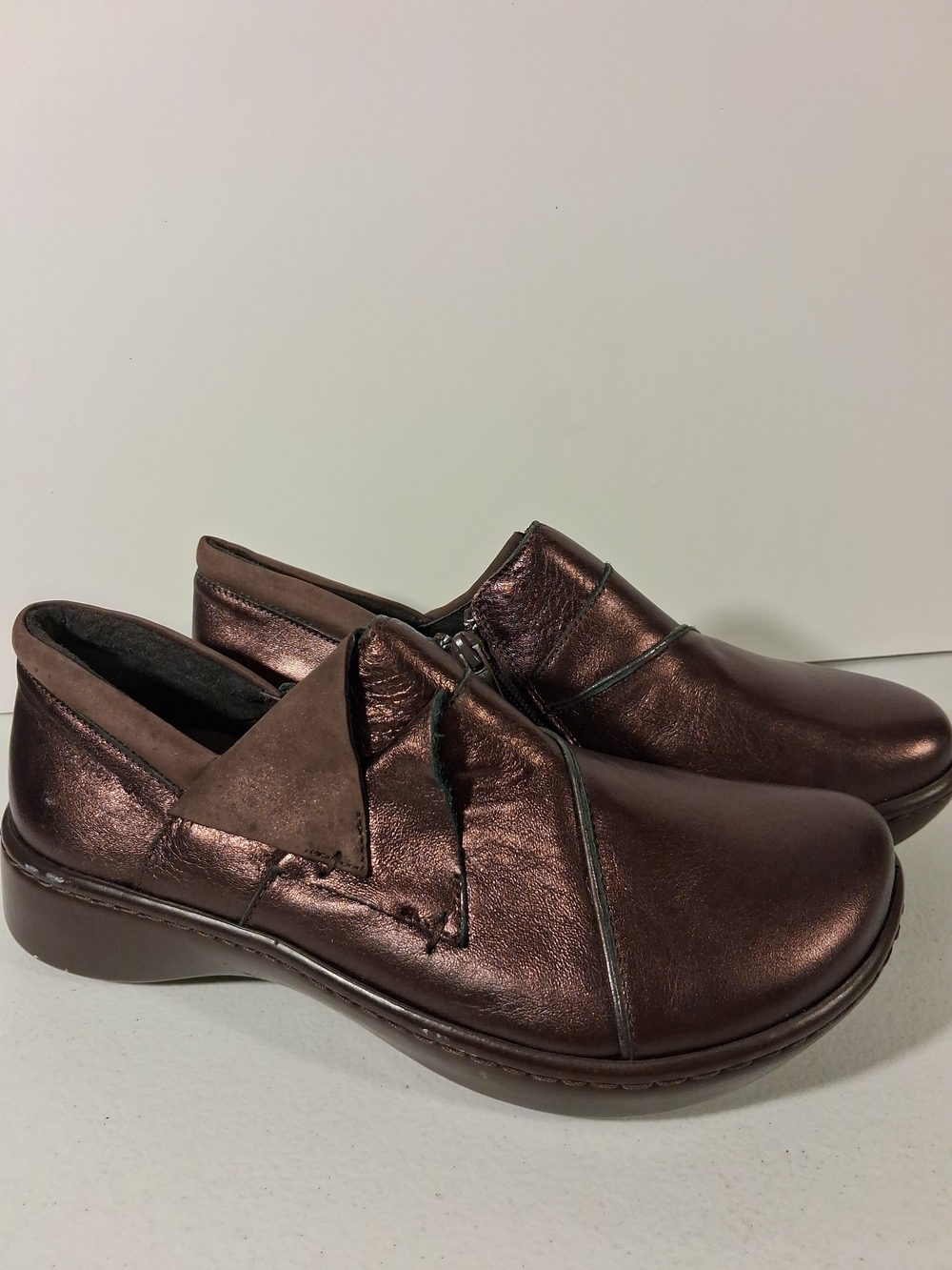 Naot Women's Shoes  Metallic Bronze Slip-On Loafers Zipper Casual Walkung Size 8